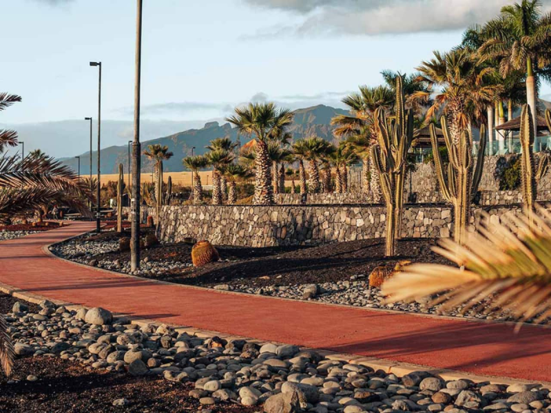 Colourful and Cozy 2BR in Alcala | Family Apartment