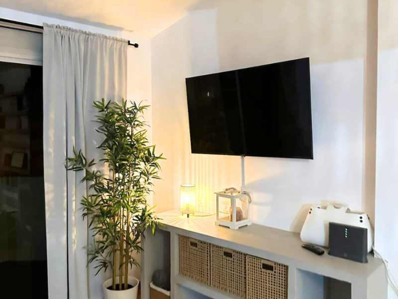 Bright & Central Stay- Steps from the Ocean | El Medano