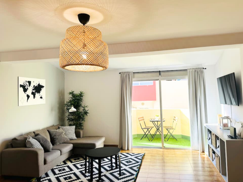 Bright & Central Stay- Steps from the Ocean | El Medano