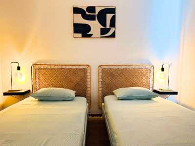 Bright & Central Stay- Steps from the Ocean | El Medano