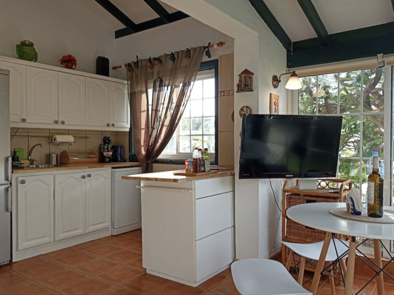 Cozy Canarian Bungalow with Garden & AirCon | 2B | Los Gigantes