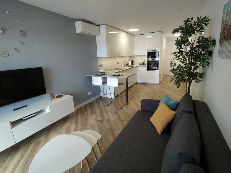 Ocean & Pool Views Sunflower Apt, Puerto Santiago | 1B | Tenerife