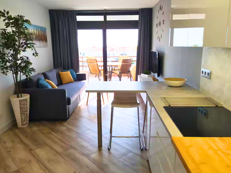 Ocean & Pool Views Sunflower Apt, Puerto Santiago | 1B | Tenerife